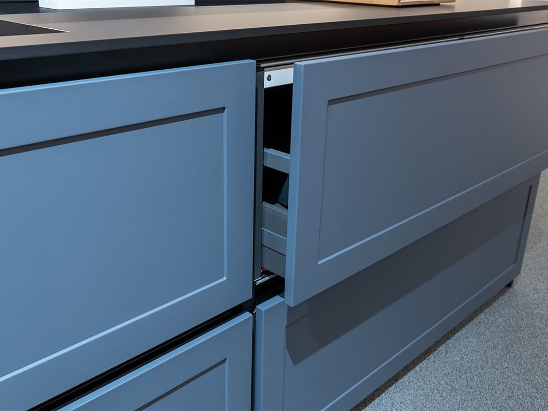 Ante shaker: laccato UV a spruzzo