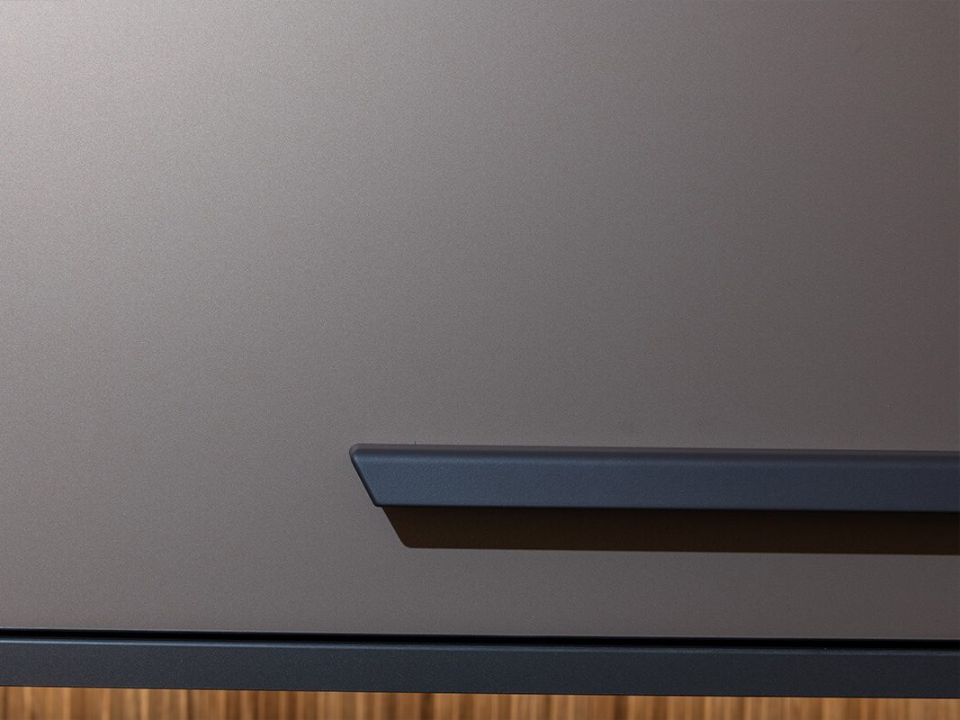 Ante: squadrate-bordate ricavate da pannelli calandrati