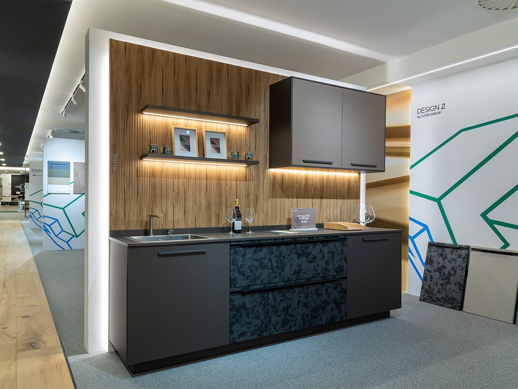 Ante: squadrate-bordate ricavate da pannelli calandrati