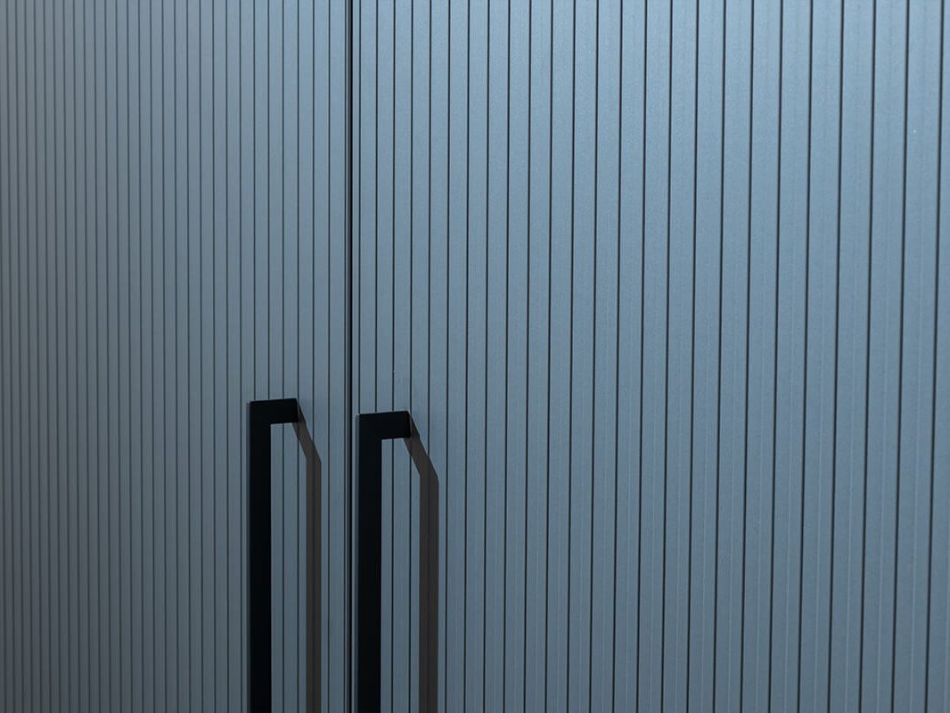 Pensili: Ante Innovative Surfaces (TAKTO effetto materico) – pressatura e calandratura